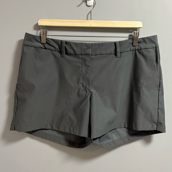 Nike Golf Shorts - Picture 1 of 8